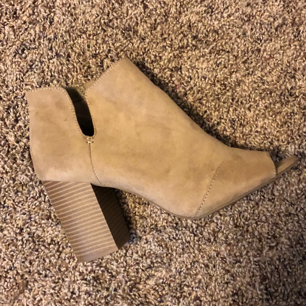 Apt 9 Shoe